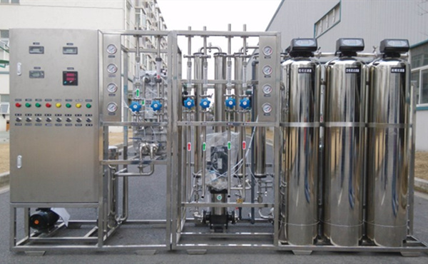 電去離子(EDI)系統主要是在直流電場的作用下，通過隔板的水中電介質離子發生定向移動，利用交換膜對離子的選擇透過作用來對水質進行提純的一種科學的水處理技術。